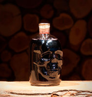 Drachenglut in einer 0,5 Liter Totenkopfflasche