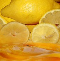 Honig-Zitrone in einer 1 Liter Euroflasche